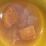 キャベツとコロッケの味噌汁